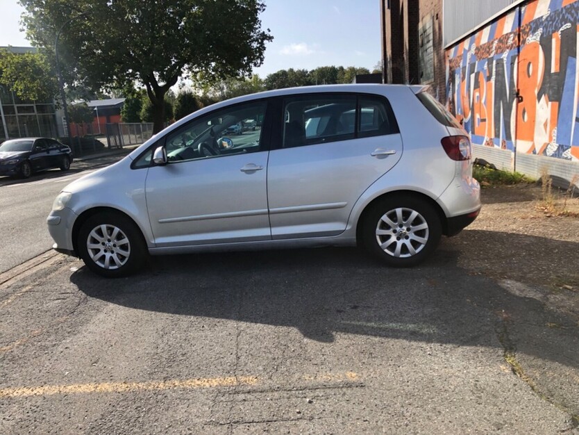 VW Golf Plus 155.106 km 4.100 € Dortmund 44135