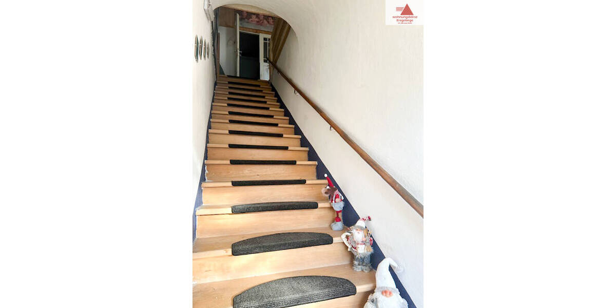 Reihenmittelhaus Schlettau - 6 Zimmer, 150 m&sup2;, 125.000&euro; | Angebot:25744600