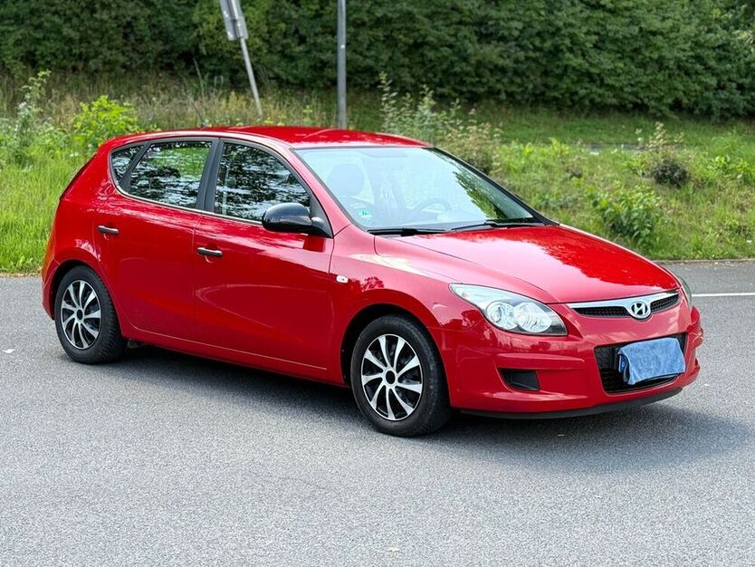 i30