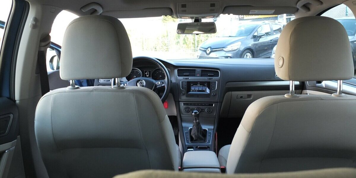 VW Golf VII COMFORTLINE PANORAMADACH KLIMAAUTOMATIK 1 150.000 km 8.908 &euro; Köln 50858