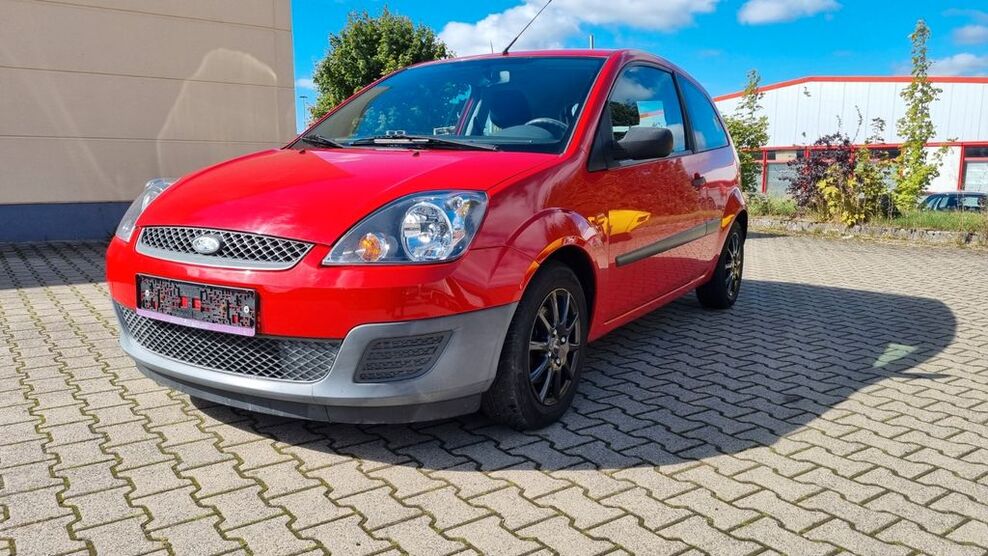 Ford Fiesta 90.052 km 1.999 € Tanna 07922