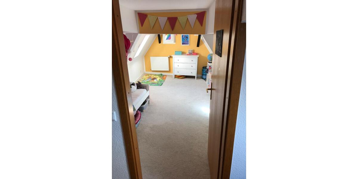 Einfamilienhaus Idstein - 7 Zimmer, 220 m&sup2;, 1.700&euro; | Angebot:25310411