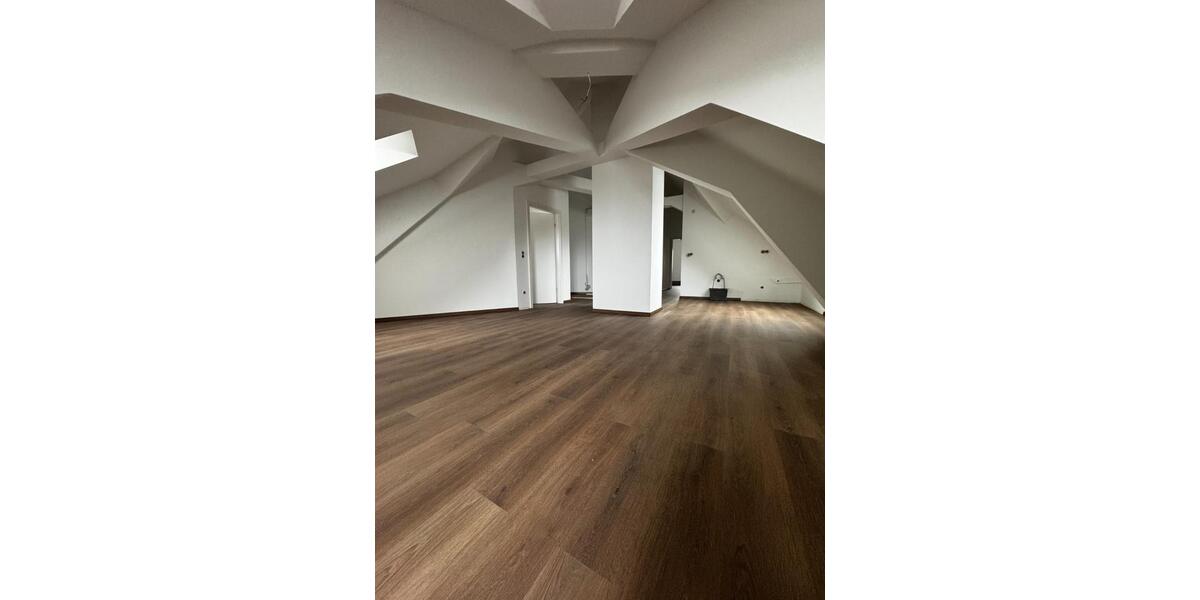 Dachgeschoßwohnung Augsburg Innenstadt - 2 Zimmer, 55 m&sup2;, 830&euro; | Angebot:24612037