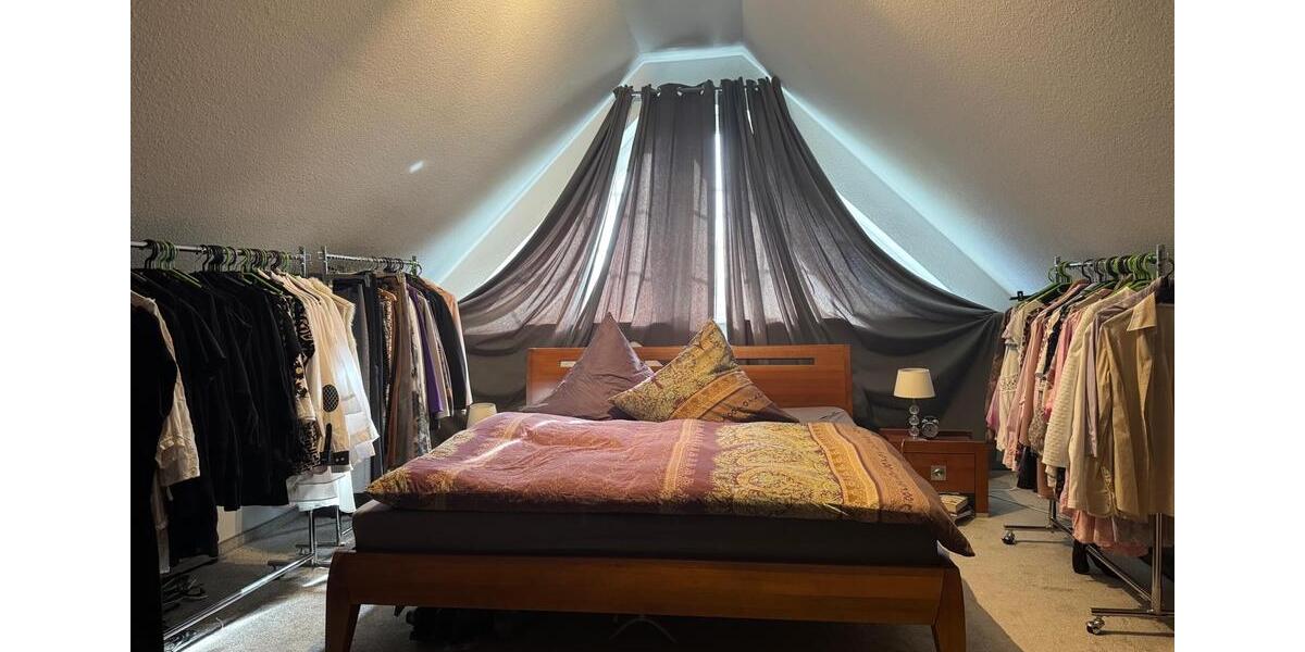 Etagenwohnung Rinteln - 6 Zimmer, 220 m&sup2;, 1.800&euro; | Angebot:26351998
