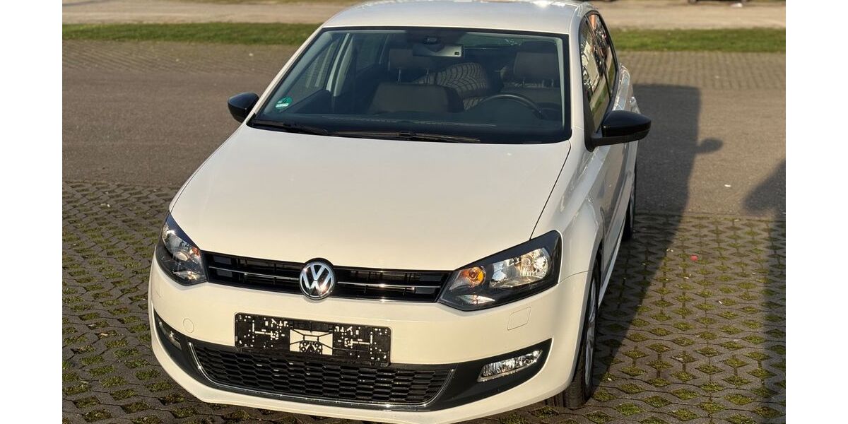 VW Polo 61.733 km 8.000 &euro; Korb 71404