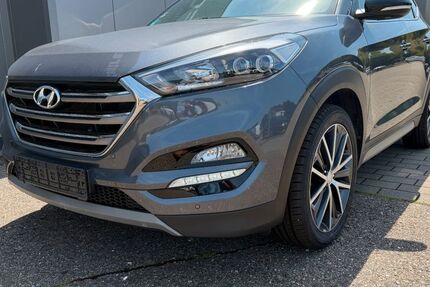 Hyundai TUCSON 102.000 km 17.900 &euro; Neu-Ulm 89231