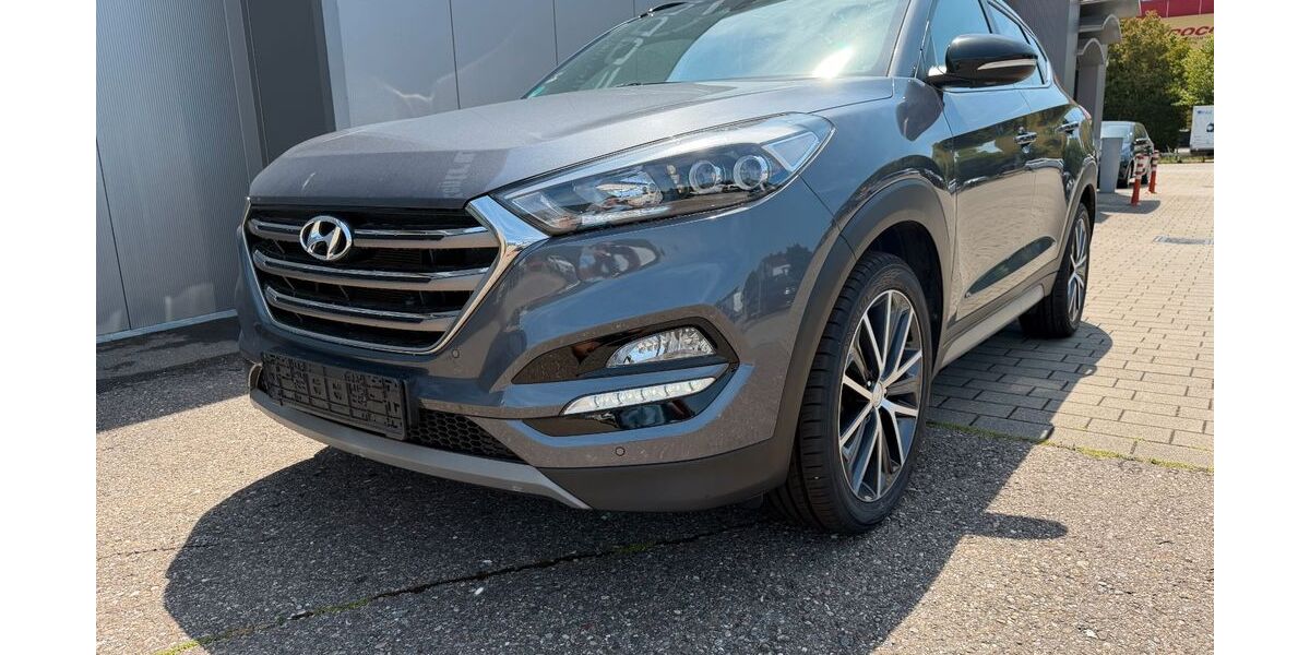 Hyundai TUCSON 102.000 km 17.900 &euro; Neu-Ulm 89231