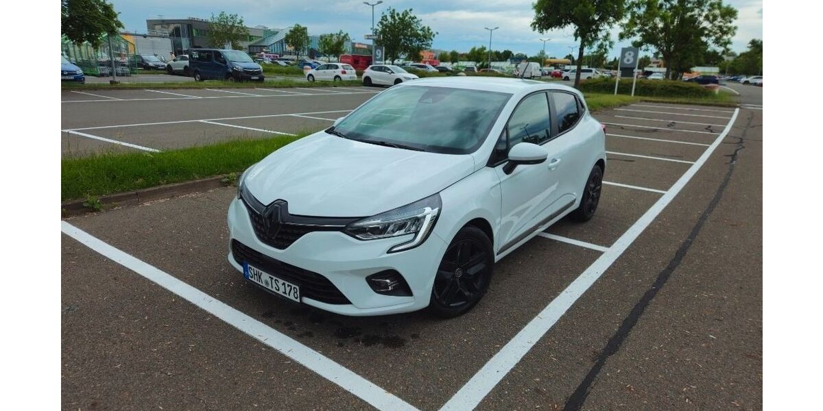 Renault Clio 61.300 km 10.999 &euro; Bürgel 07616