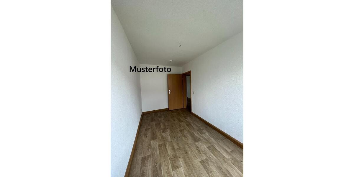 Etagenwohnung Gräfenhainichen - 3 Zimmer, 60 m&sup2;, 425&euro; | Angebot:21607506