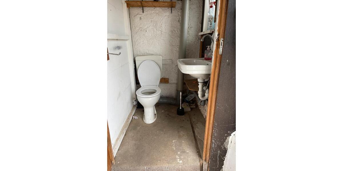 Lager zu vermieten ca (100) qm zimmer