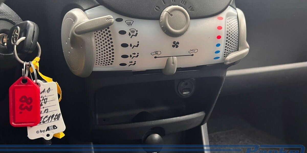 Toyota Aygo Cool Go 5trg*NAV*BT*Klima*LED*USB*Allwetter 119.619 km 5.200 &euro; Berlin 13187