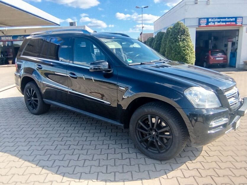 Mercedes-Benz GL 350 326.000 km 11.890 € Großwig 04860