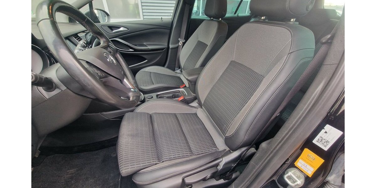 Opel Astra 1.2 Sports Tourer Klimaauto NAVI AHK LED 53.000 km 14.998 &euro; Landau 76829