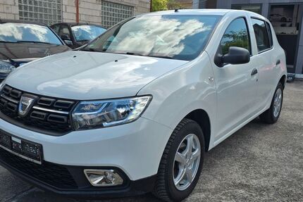 Dacia Sandero 45.000 km 8.990 &euro; Würzburg 97076