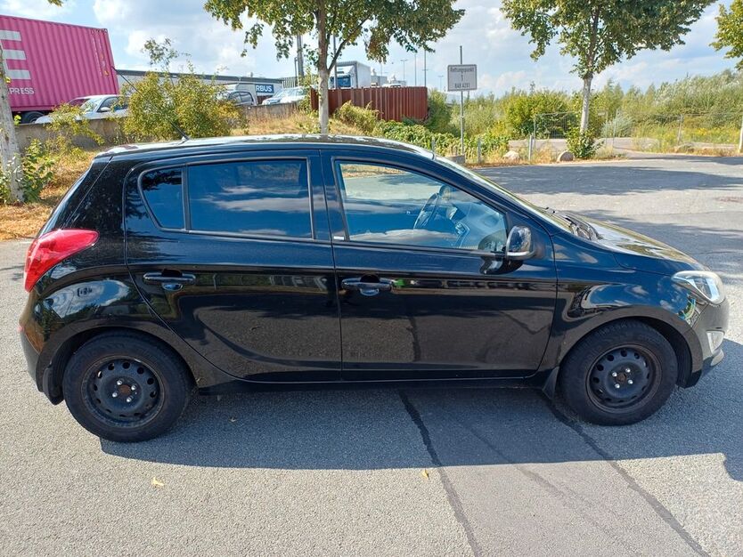 i20