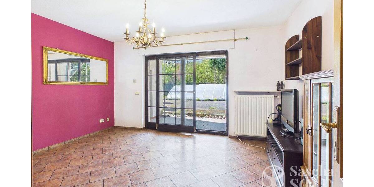 Großzügiges Anwesen in ruhiger Waldrandlage - Pool, Sauna, Wintergarten, Balkon u. Doppelgarage - Einfamilienhaus Spiesen-Elversberg Elversberg | Angebot:26178654