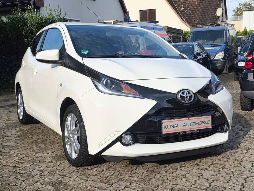 Toyota Aygo (X) 69.985 km 10.950 € Hamburg 22453