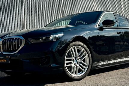 BMW i5 10.872 km 51.990 &euro; Bretten 75015