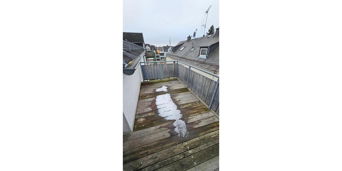 Großzügige 3-Zimmer-Dachgeschosswohnung mit Balkon & Stellplatz 3 zimmer