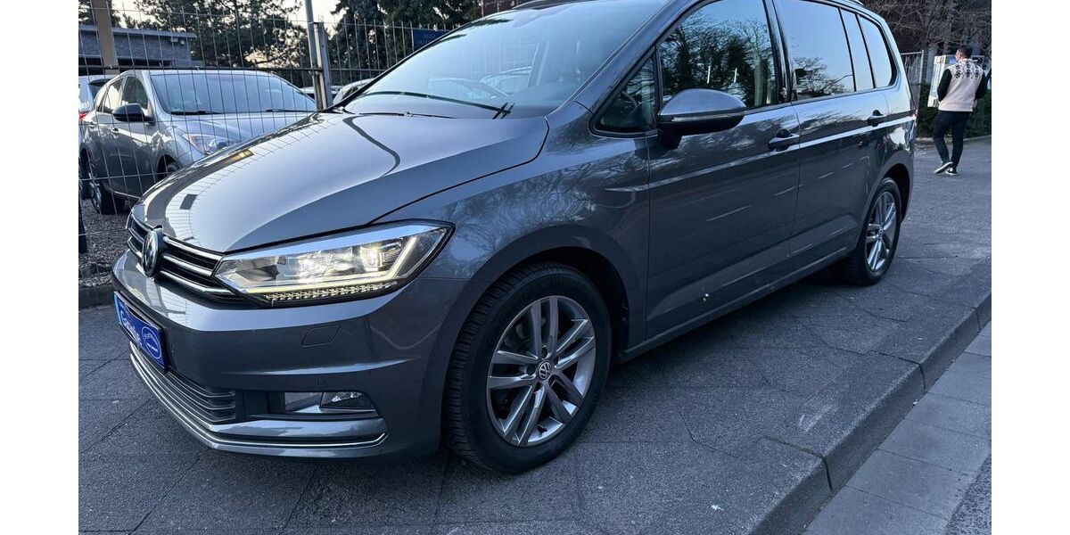 VW Touran 136.000 km 19.900 &euro; Mönchengladbach - Odenkirchen 41199