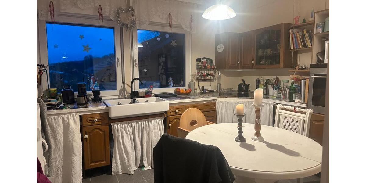 Etagenwohnung Wachtberg - 4 Zimmer, 100 m&sup2;, 1.150&euro; | Angebot:25405147