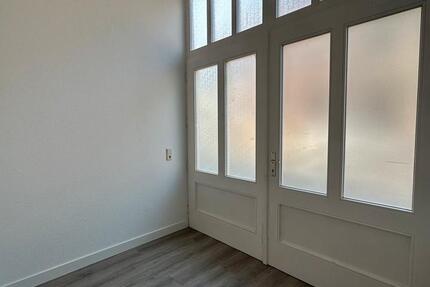 Charmante 2-Zimmer-Wohnung mit großer Terrasse und Garten – Waltershausen