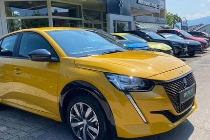 Peugeot 208 24.641 km 15.900 &euro; Penzberg 82377