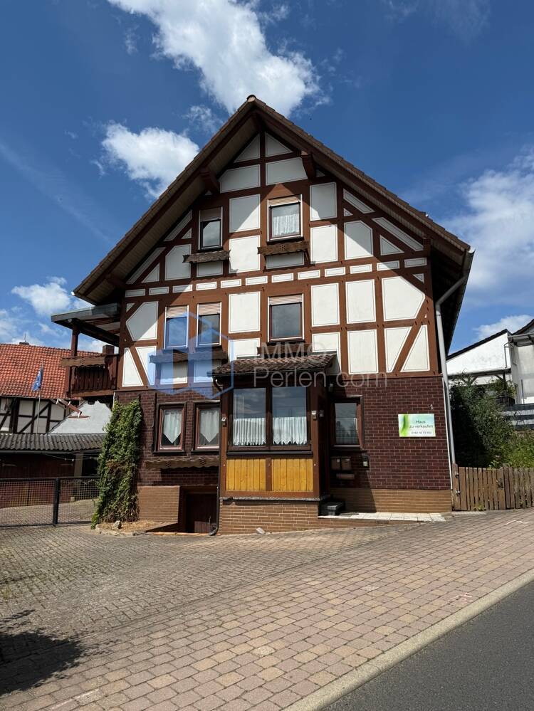 Tradition trifft Raumvielfalt - Großes Wohnhaus mit EinliegerWohnung und Gartenidylle