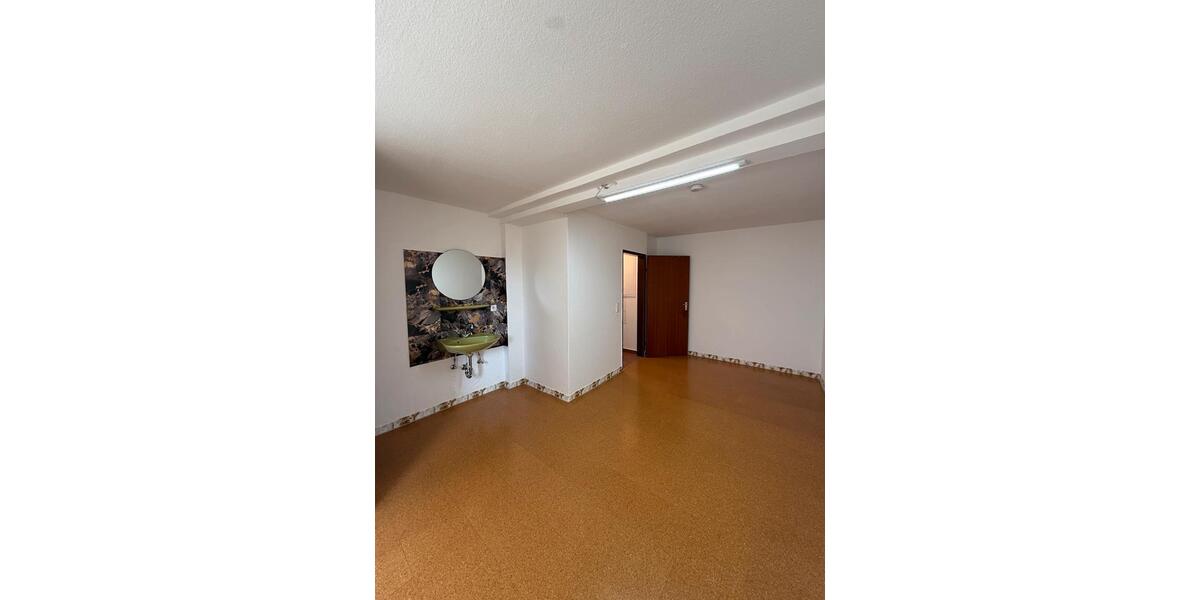 Erdgeschoßwohnung Beverungen - 4 Zimmer, 110 m&sup2;, 510&euro; | Angebot:26301696