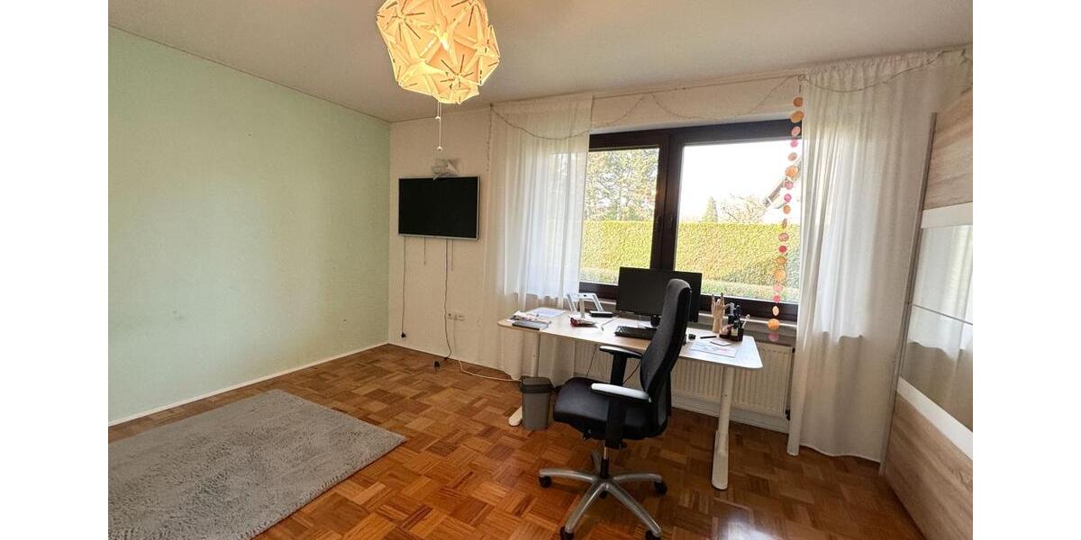 Erdgeschoßwohnung Gladbeck Alt-Rentfort - 5 Zimmer, 150 m&sup2;, 1.300&euro; | Angebot:25320588