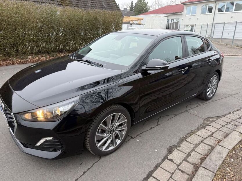 i30