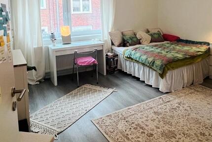 1 Zimmer Wohnung in zentraler Lage zimmer