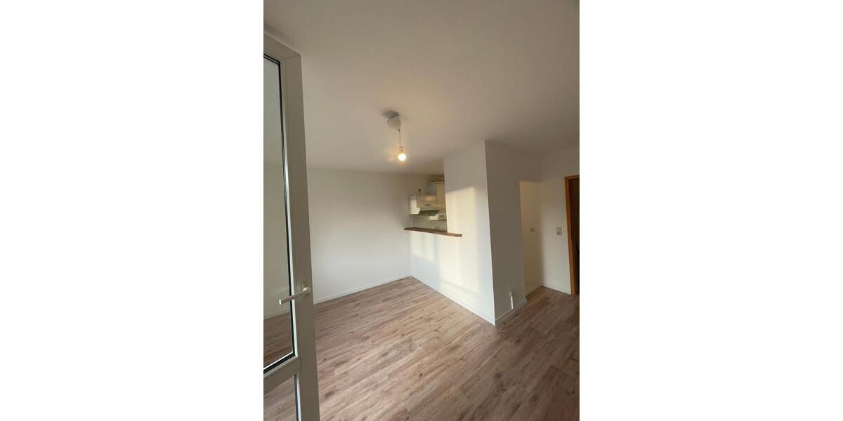 Helle 1-Zimmer Single-Wohnung mit Balkon, EBK und Stellplatz 1 zimmer