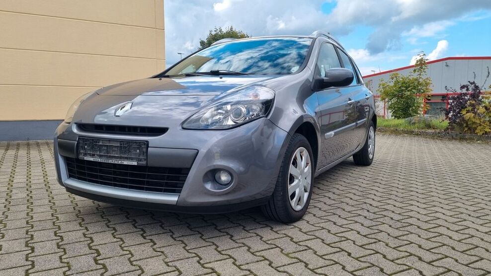 Renault Clio 179.228 km 2.699 € Tanna 07922
