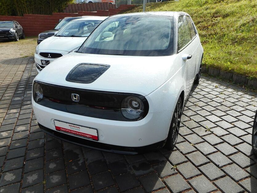 Honda e 27.185 km 24.850 € Saarbrücken 66130