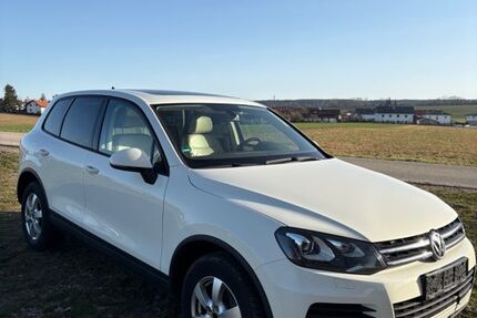 VW Touareg 231.108 km 9.999 &euro; Heldenstein 84431