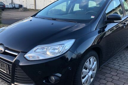 Ford Focus 297.500 km 2.800 &euro; Elmenhorst Ortsteil Lanken 21493