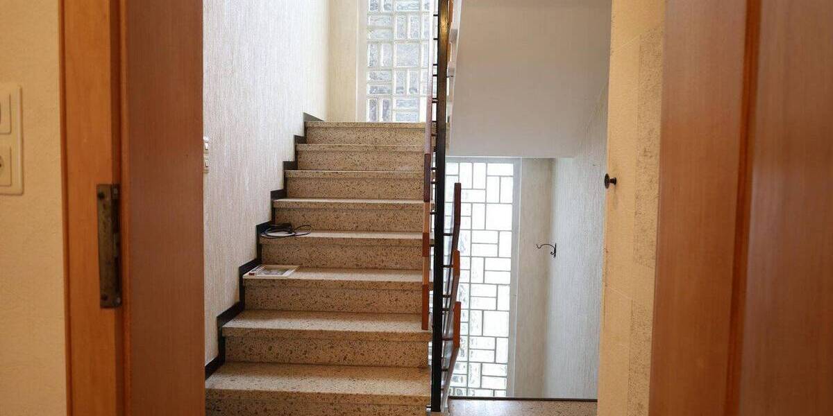 Reihenendhaus Niederheimbach - 7 Zimmer, 139 m&sup2;, 149.000&euro; | Angebot:26932098