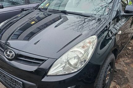 Hyundai i20 142.000 km 1.900 &euro; Riemerling 85521