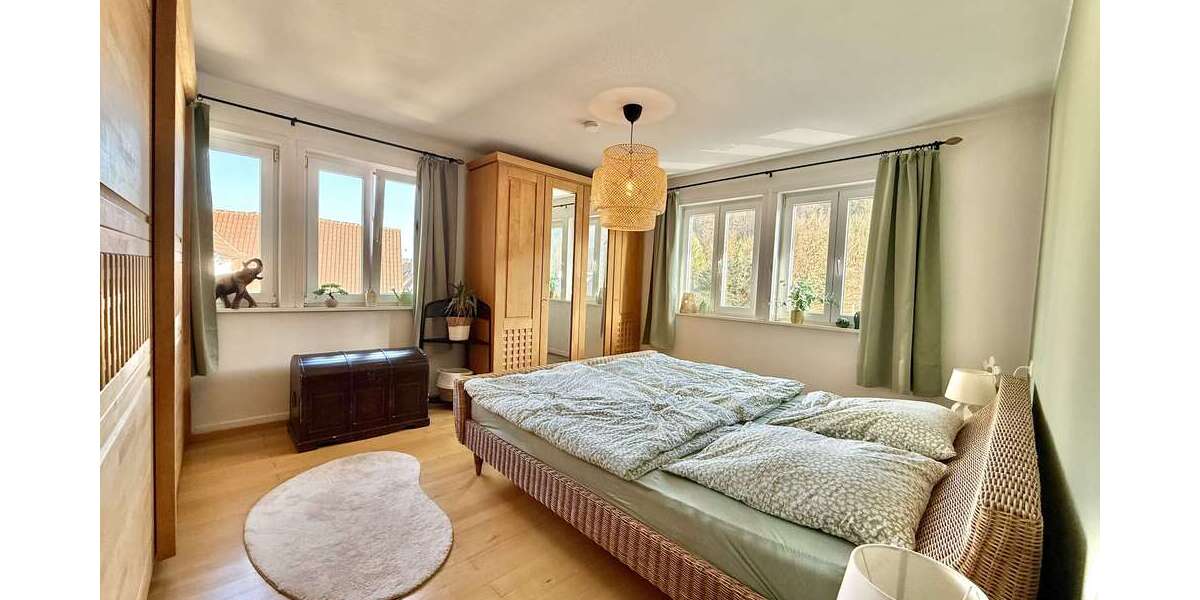 Einfamilienhaus Stuttgart Hedelfingen - 9 Zimmer, 200 m&sup2;, 679.000&euro; | Angebot:26031342