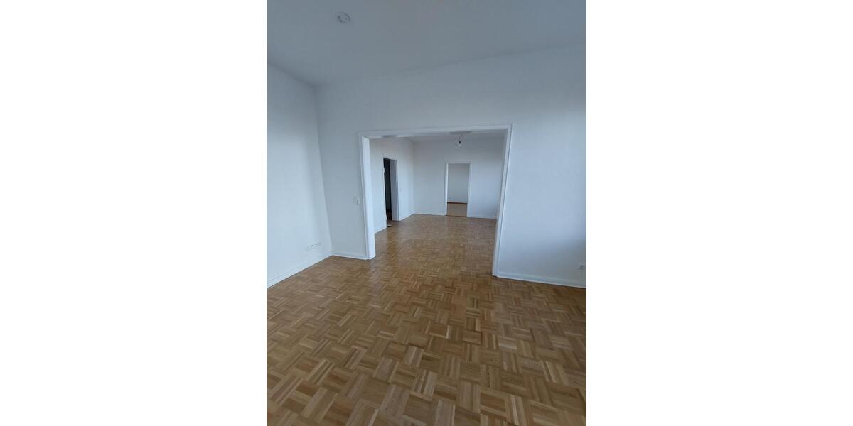 Flensburg - Turnerberg 4-Zimmer-Wohnung-Altbau - modernisiert - Erstbezug 4 zimmer