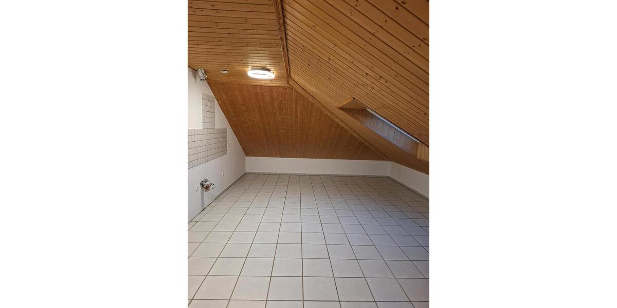 Dachgeschoßwohnung Mönchengladbach West - 2 Zimmer, 58 m&sup2;, 582&euro; | Angebot:25907531