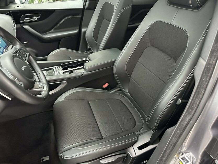 F-Pace 3,0 D AWD R-Sport +AHK+Panorama+Navi+Kamera