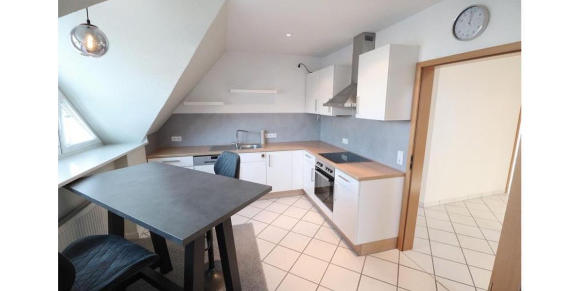 Dachgeschoßwohnung Cloppenburg - 4 Zimmer, 95 m&sup2;, 999&euro; | Angebot:26392515