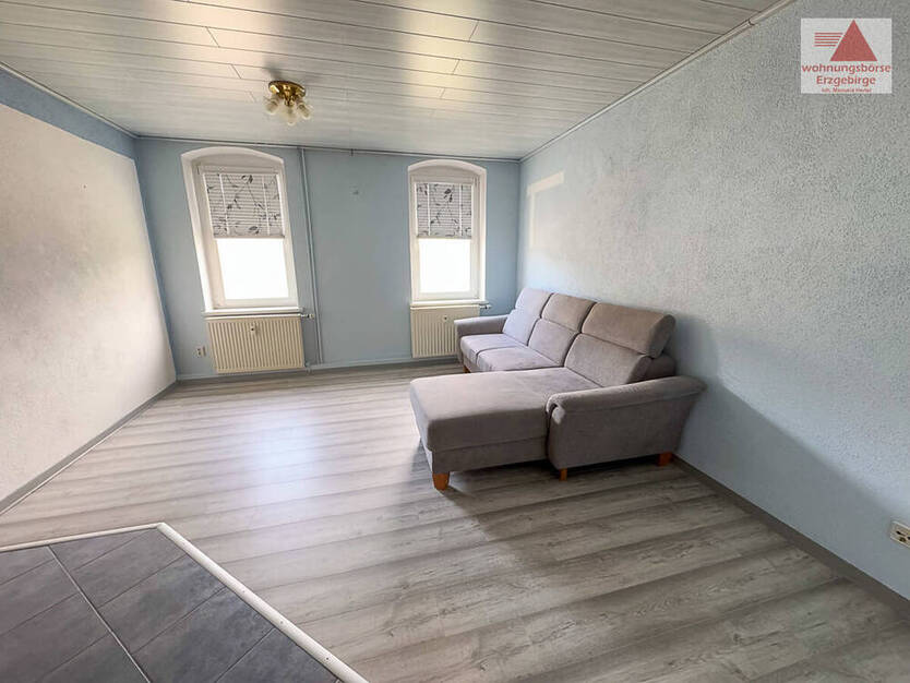 Dachgeschoßwohnung am Roten Mühlenweg mit Kaminanschluss zu vermieten