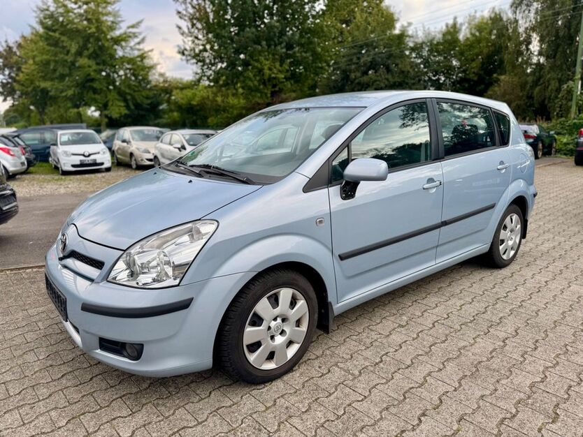 Toyota Corolla Verso 73.245 km 5.990 € Recklinghausen 45665