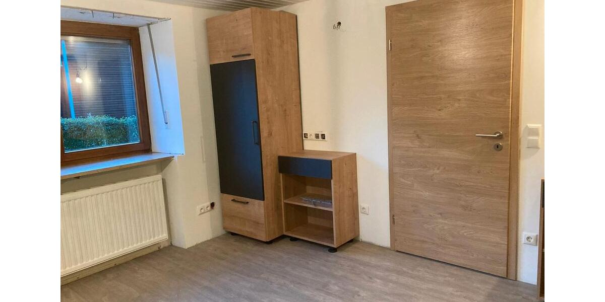 Etagenwohnung Pfarrkirchen - 7 Zimmer, 180 m&sup2;, 1.500&euro; | Angebot:26368933