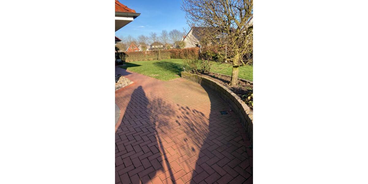 Helle, großzügige Erdgeschosswohnung mit Garten 3 zimmer