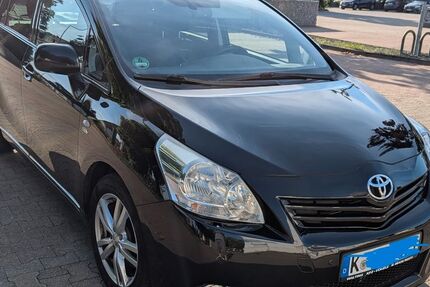 Toyota Verso 278.000 km 3.950 &euro; Köln 51109