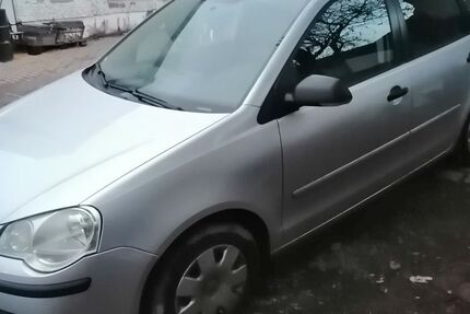 VW Polo 82.000 km 2.950 &euro; Schönefeld OT-Waltersdorf 12529